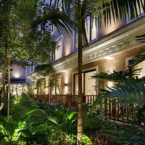 Thrive, A Tropical Courtyard Отель